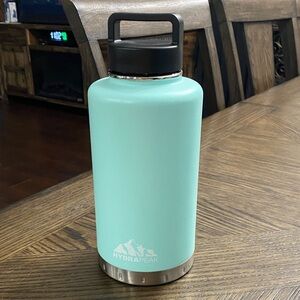 Mint Green Insulated Water Bottle